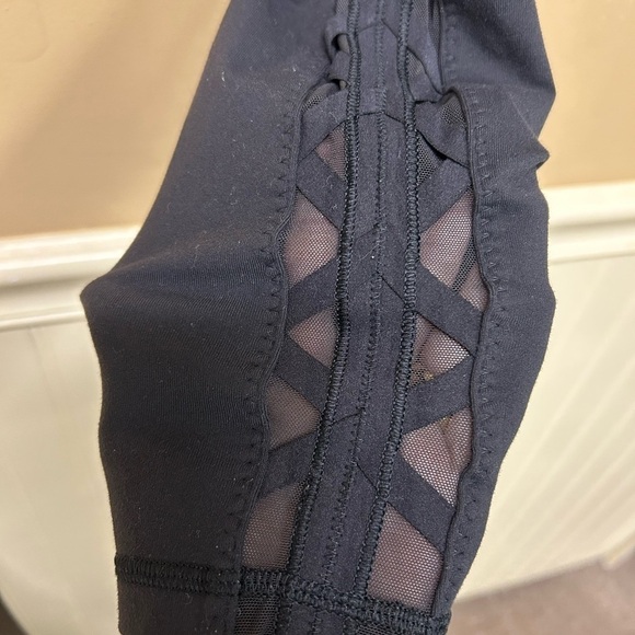 Lululemon High Times 7/8 Yoga Pants Rhythm Leggings Mesh Deep Black Size 6 - Picture 5 of 7